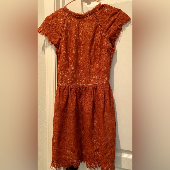 NWT Stylestalker Laylor Circle Lace Mini Dress in Sedona - Picture 2 of 9